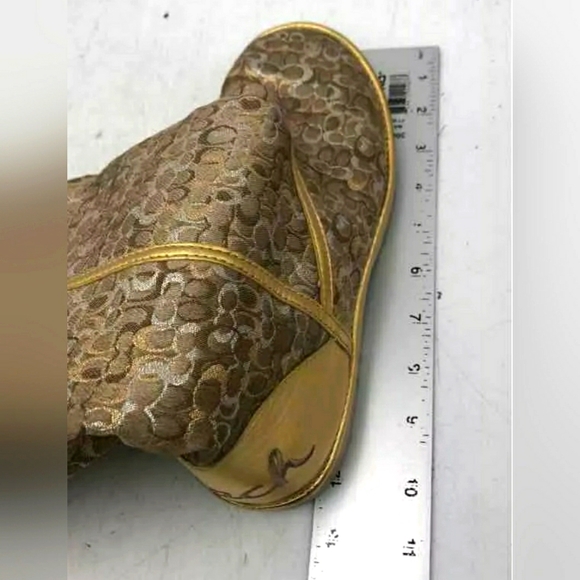 Coach Womens Nikole A7265 Gold Signature Print Round Toe Snow Boots Size 7 B - Picture 8 of 9